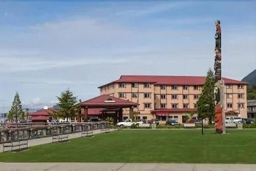 Totem Square Hotel And Marina Sitka Luaran gambar